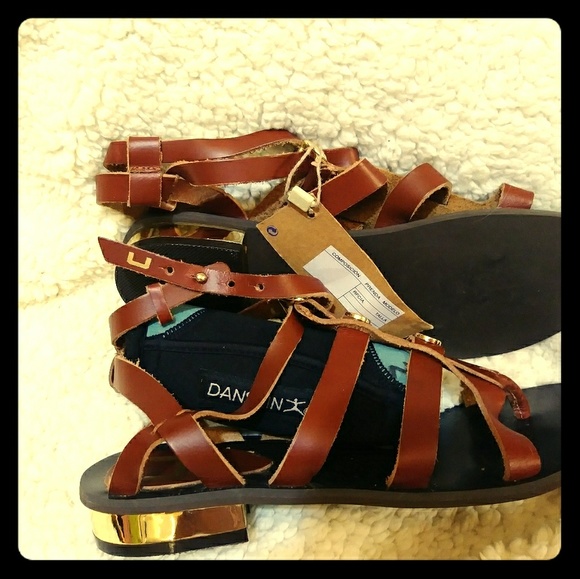 Woman sandals - Picture 1 of 6